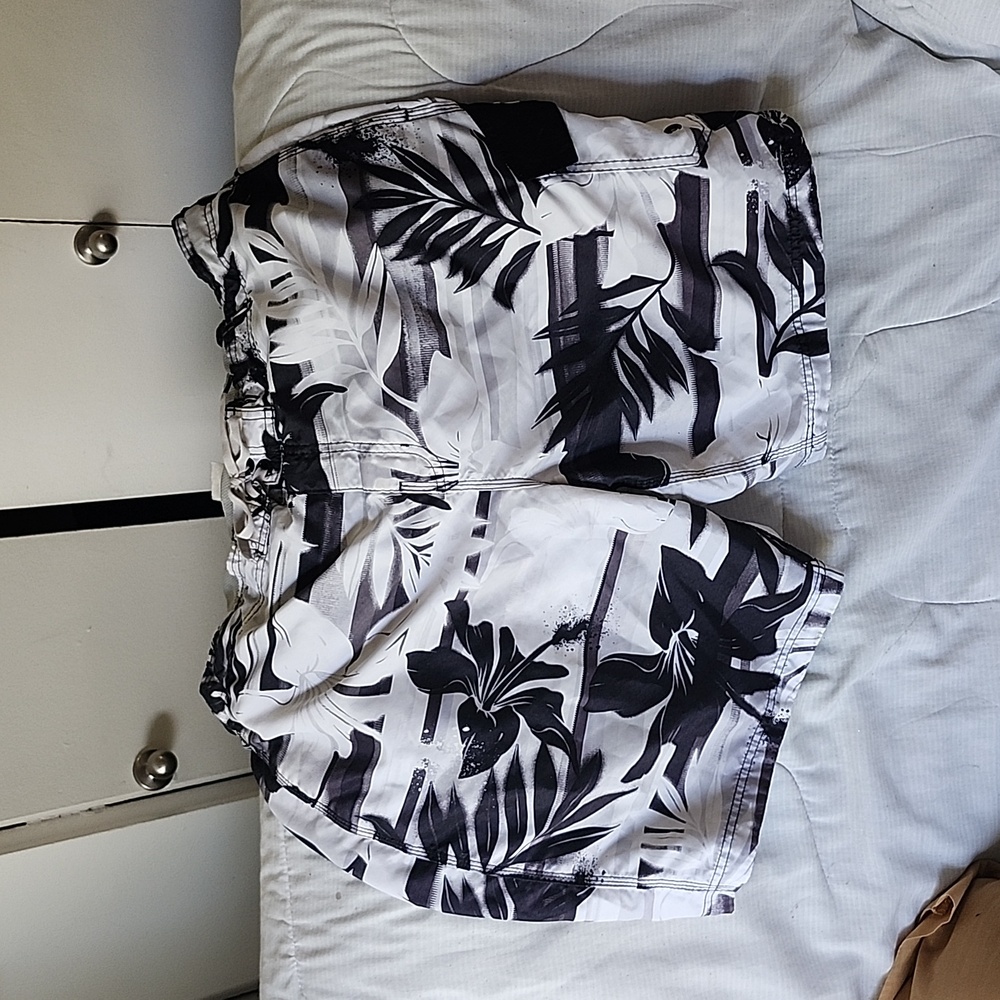 Xl speedo shorts white black flowers